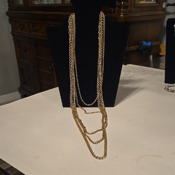 Elegant Vintage  Goldtone  Chain Necklace - Picture 1 of 3
